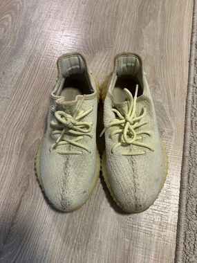 Adidas Yeezy Boost Sneaker